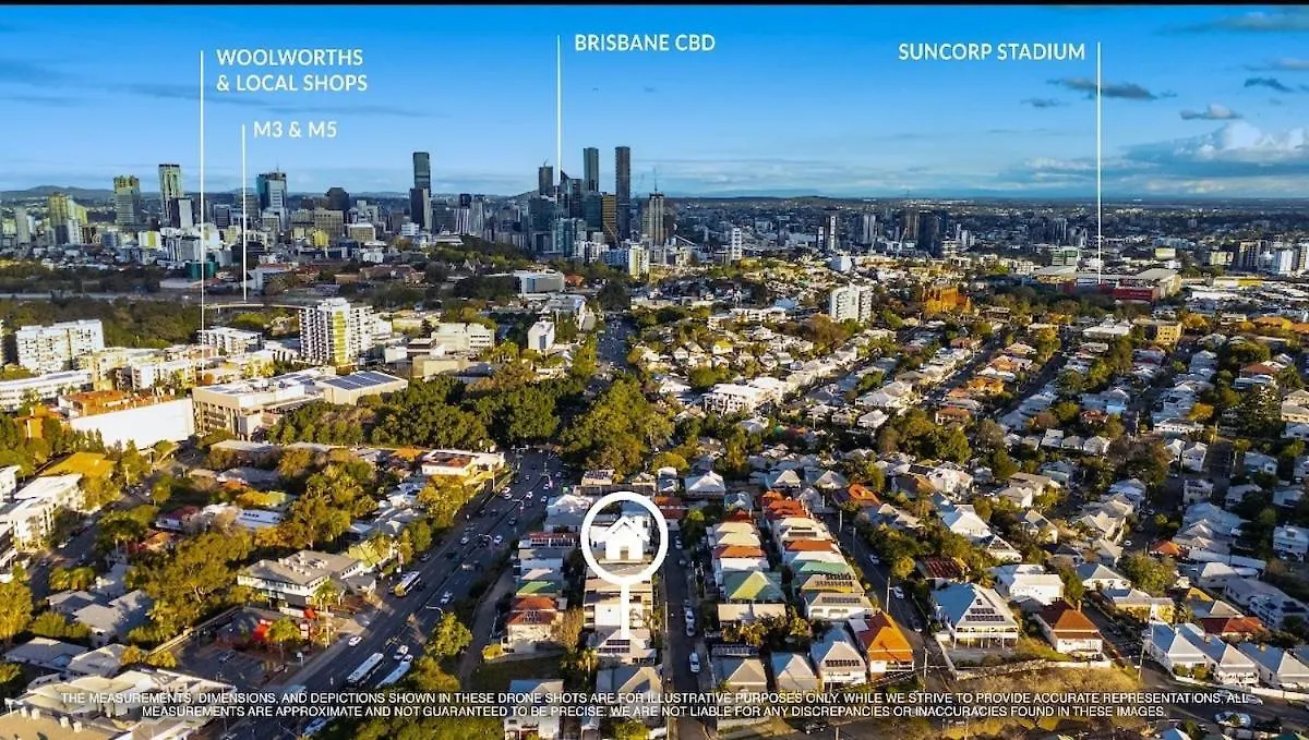 Charming 4-Bed Queenslander Spacious Home Brisbane 0*,  Australia